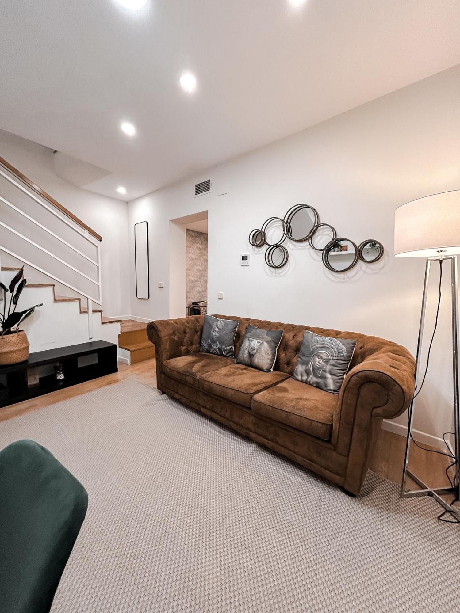 Apartamento Impresionante Triplex En Canaleja, Sol Madri