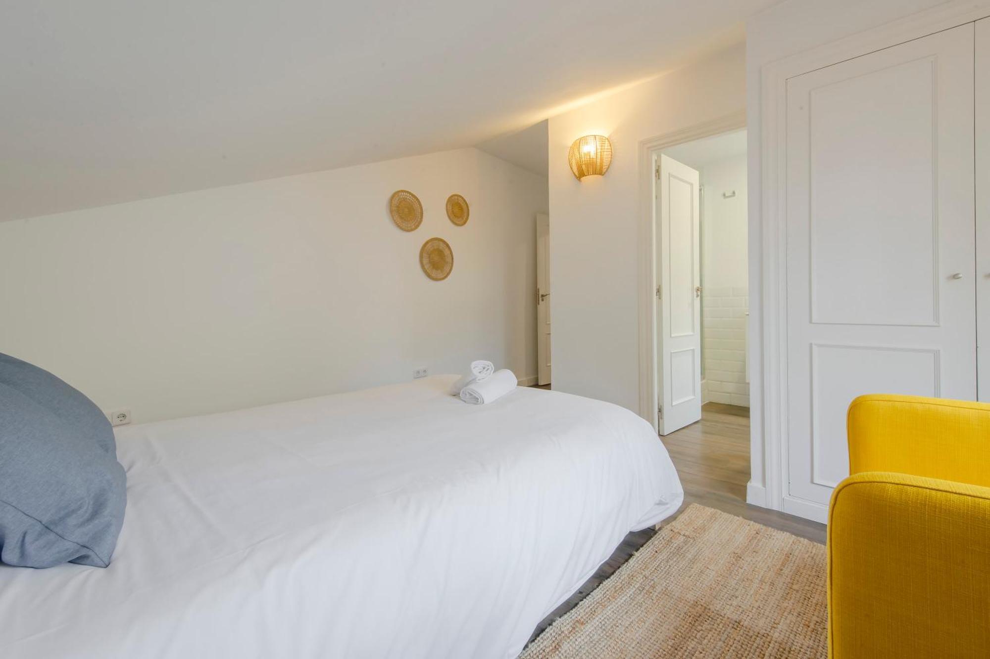 1hab 3px Calle Carretas-puerta D Sol - Sin Ascensor Apartamento *