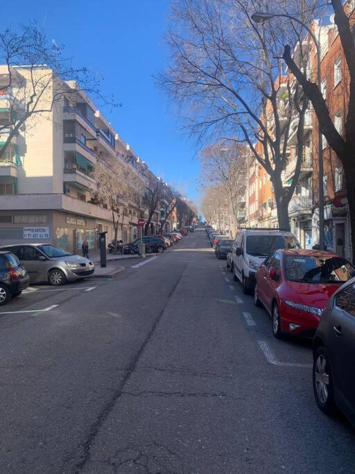 Stunning Pueblo Nuevo Apartment Madrid