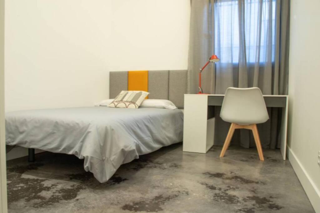 Apartment Stunning Pueblo Nuevo Madrid