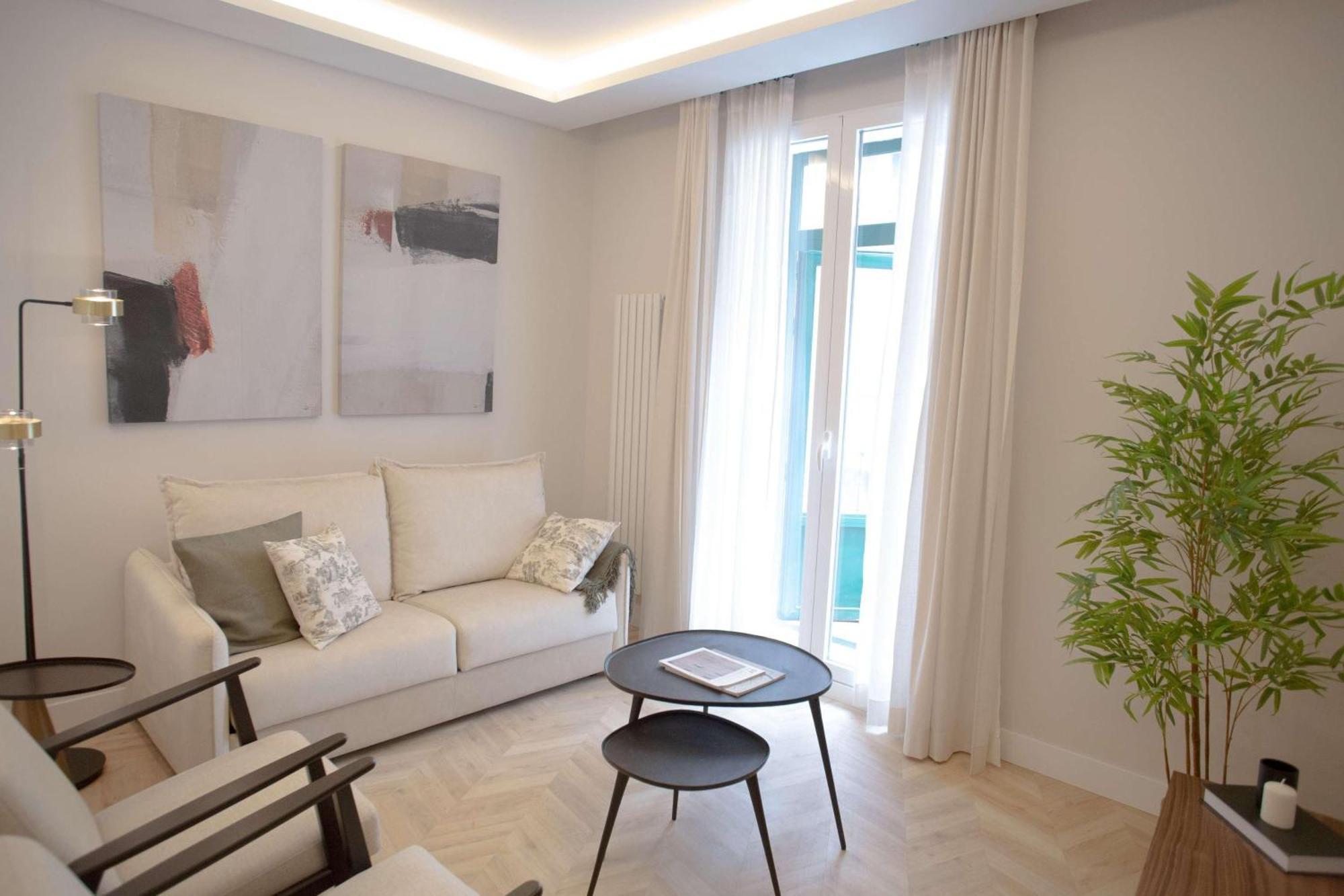 Appartement Plaza Espana Vii Calle Isabel La Catolica 2br 2bh Madrid