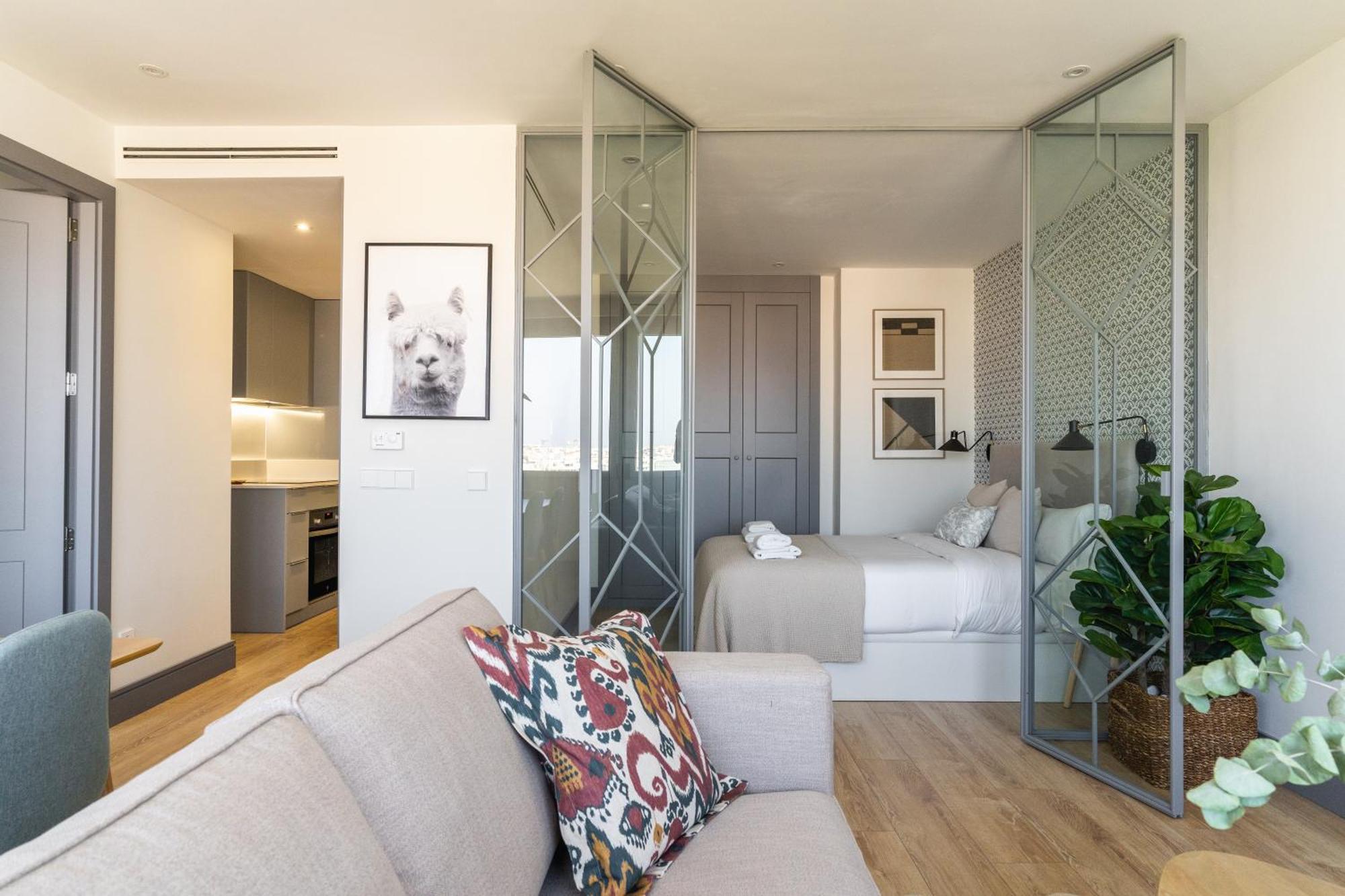Modern And Bright-2bedrooms 1bathroom-colon *