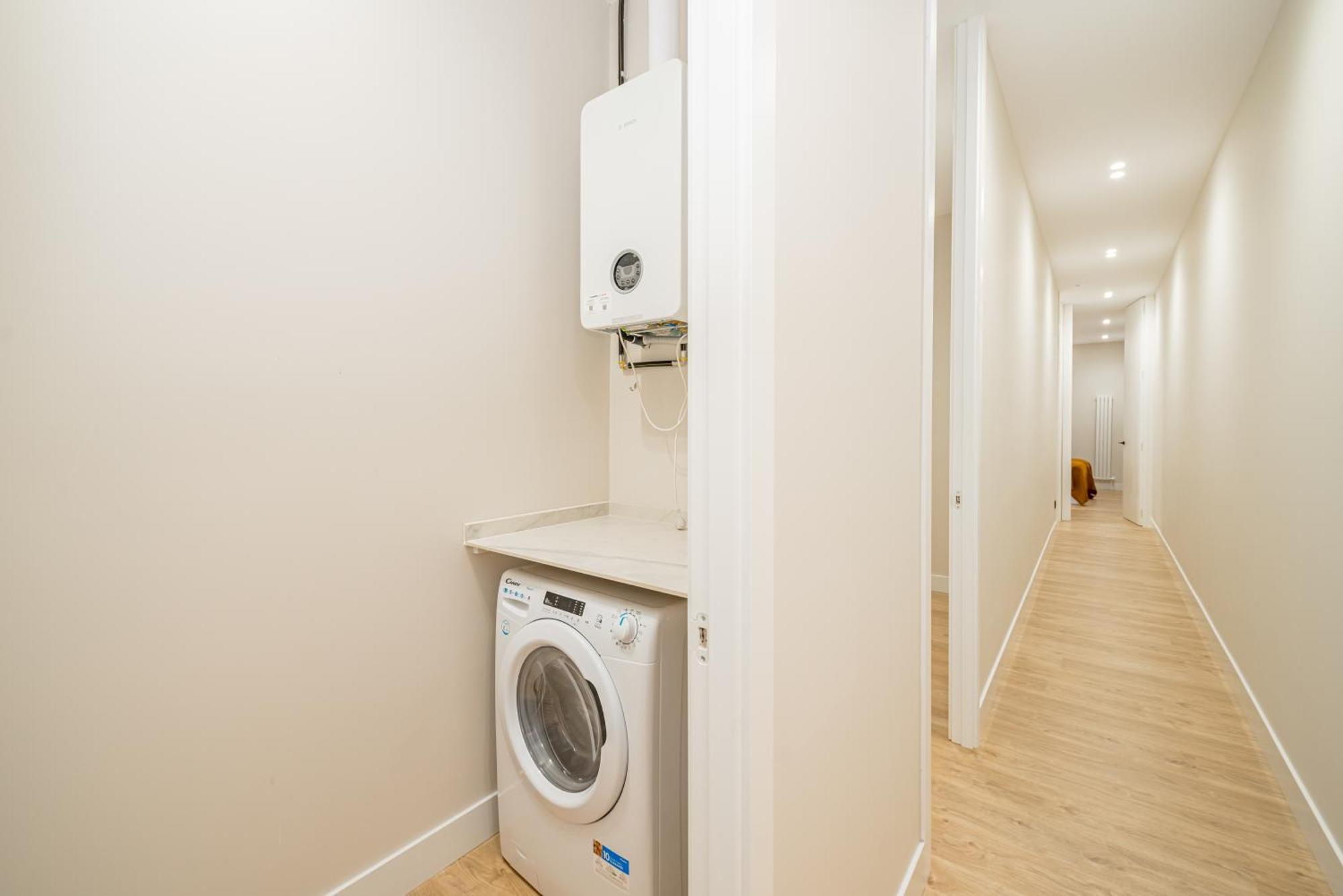 Apartment Centro Xxi Calle Principe 3br 3bh Madrid