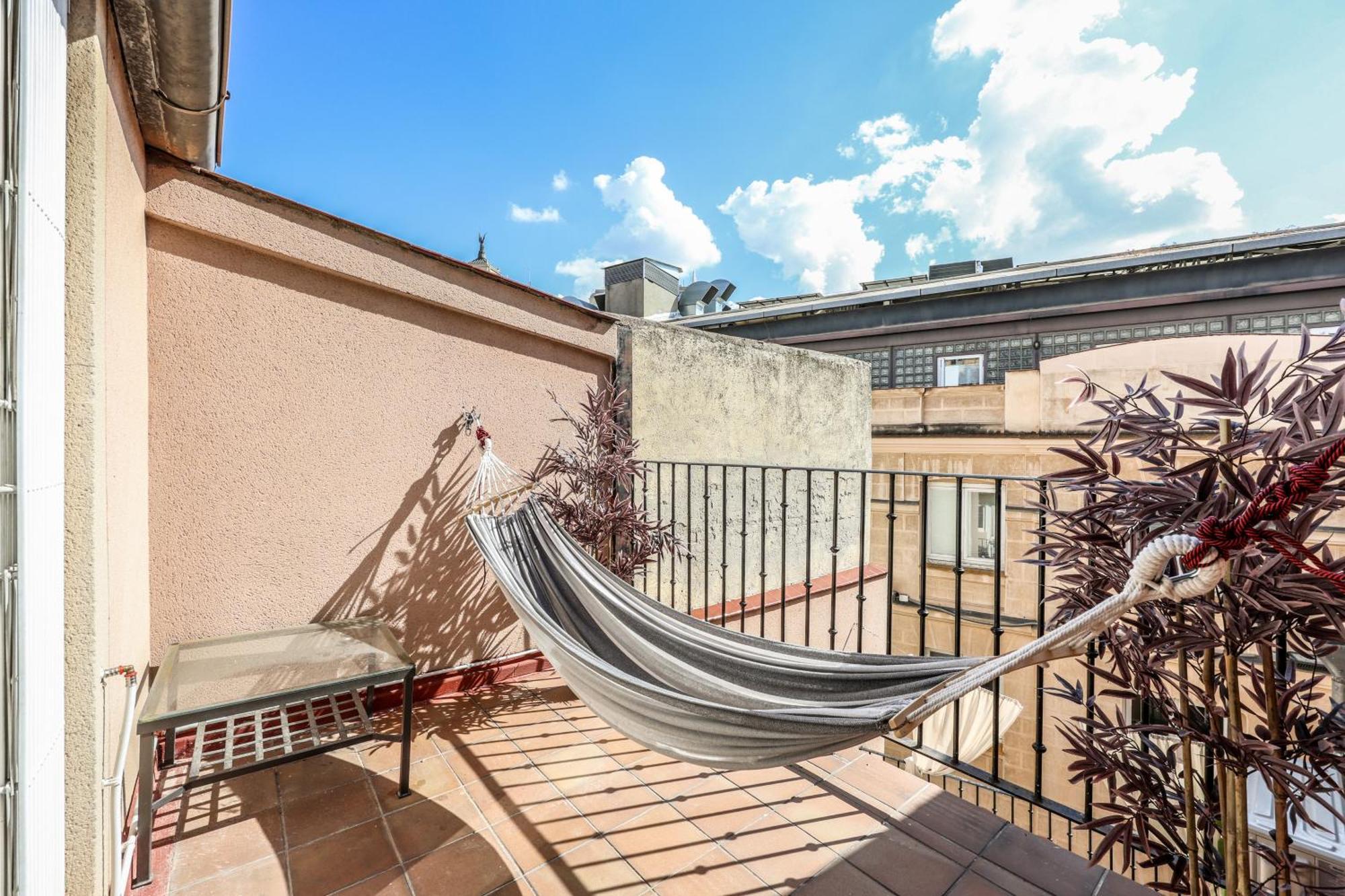 Gran Via Apartment *
