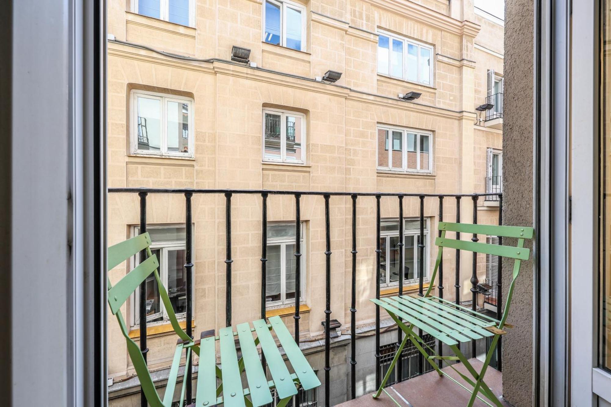 Gran Via Apartment *