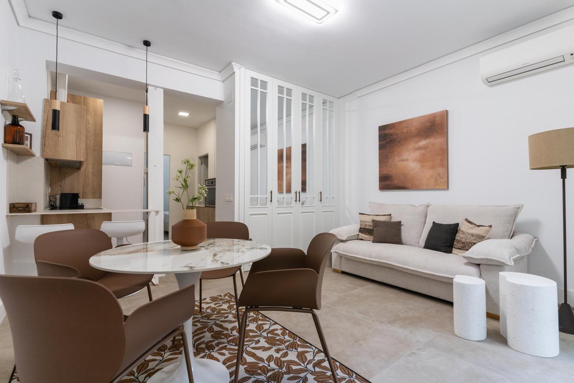 Modern And Bright-1bedroom 2bathrooms-la Latina Appartement *