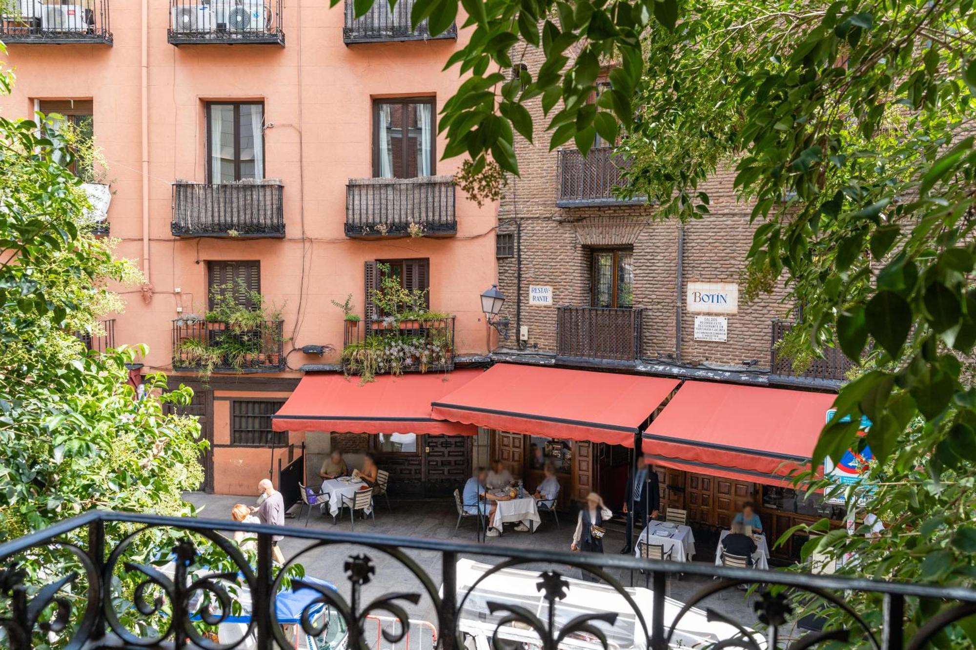 Modern And Bright-1bedroom 2bathrooms-la Latina Appartement Madrid