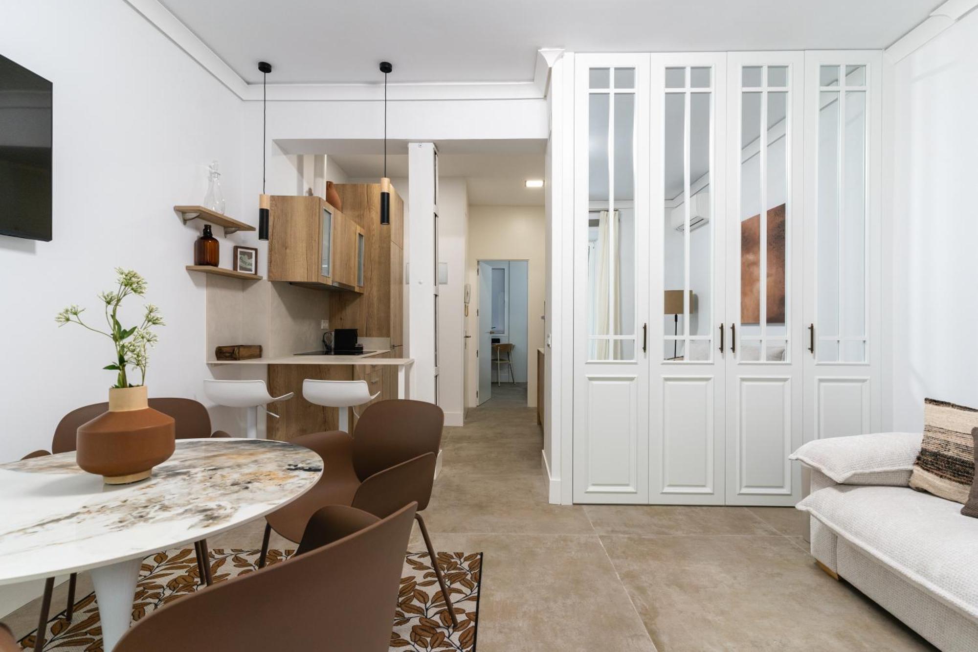 Modern And Bright-1bedroom 2bathrooms-la Latina Appartement *