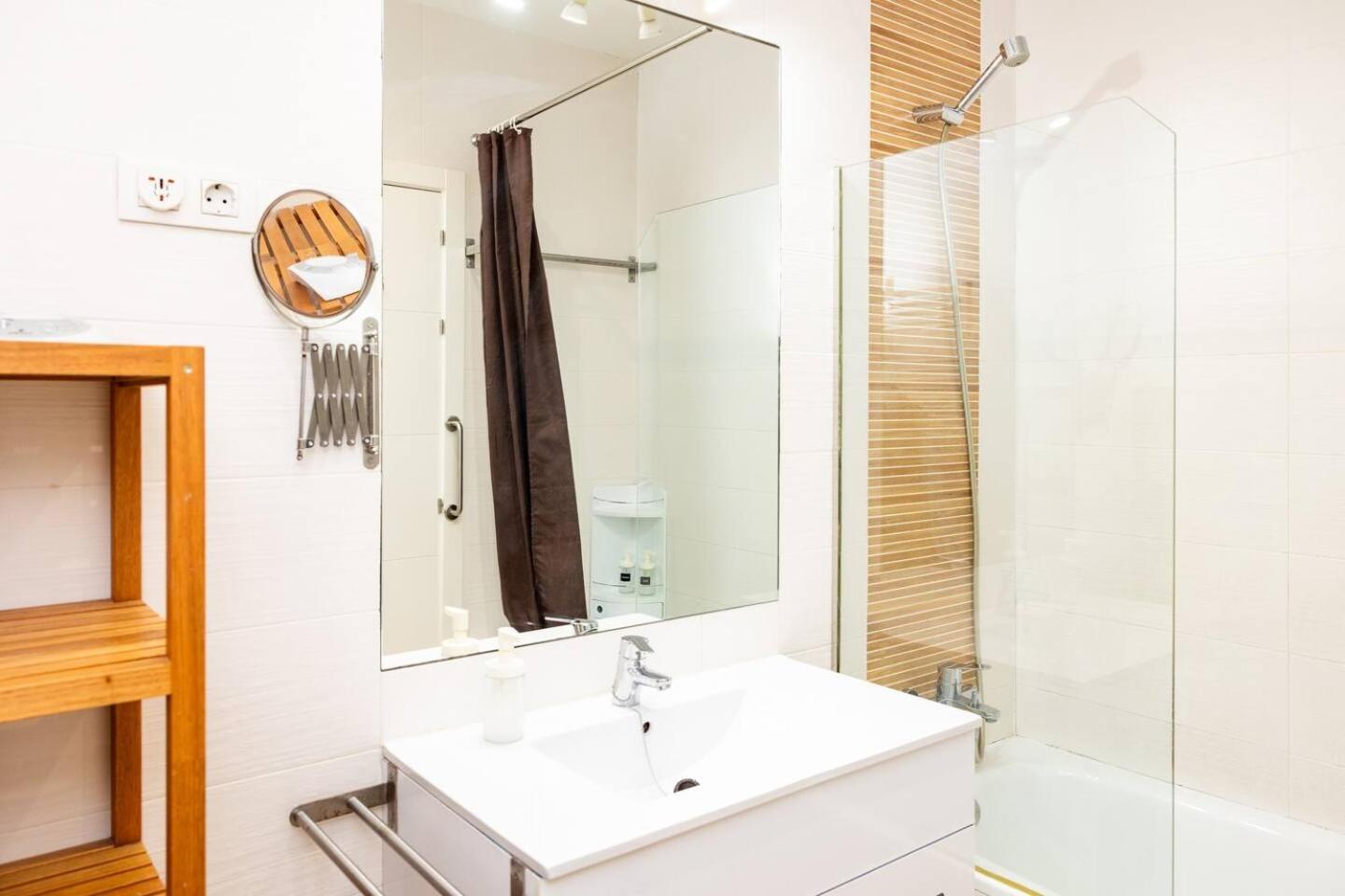 Modern And Spacious-2bedrooms 1bathroom-malasana Apartment *