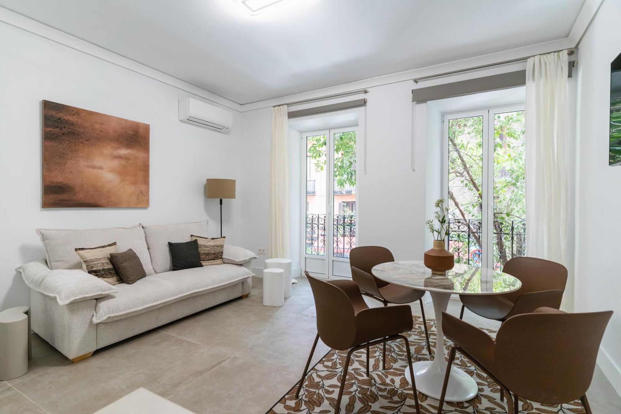 Modern And Bright-1bedroom 2bathrooms-la Latina Appartement Madrid