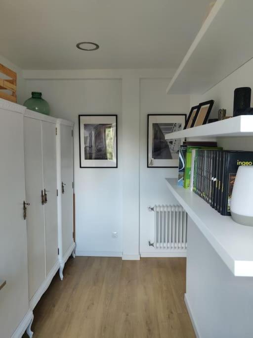 Moderno Con Oficina Y Balcon Appartamento Madrid