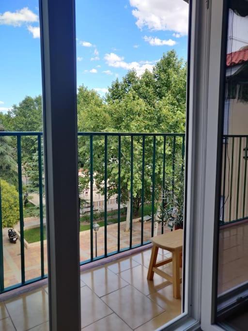 Moderno Con Oficina Y Balcon * Madrid