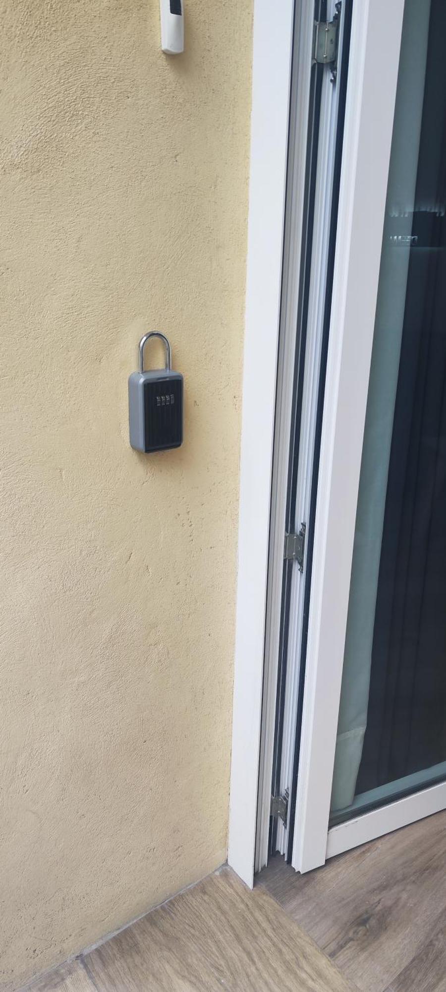 Entero Junto A Cuatro Caminos Con Licencia Del Ayto De Apartment *