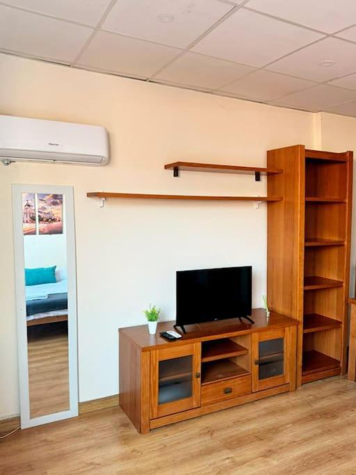 Cerca Del Aeropuerto -7 Min En Coche- Con Parking Apartamento