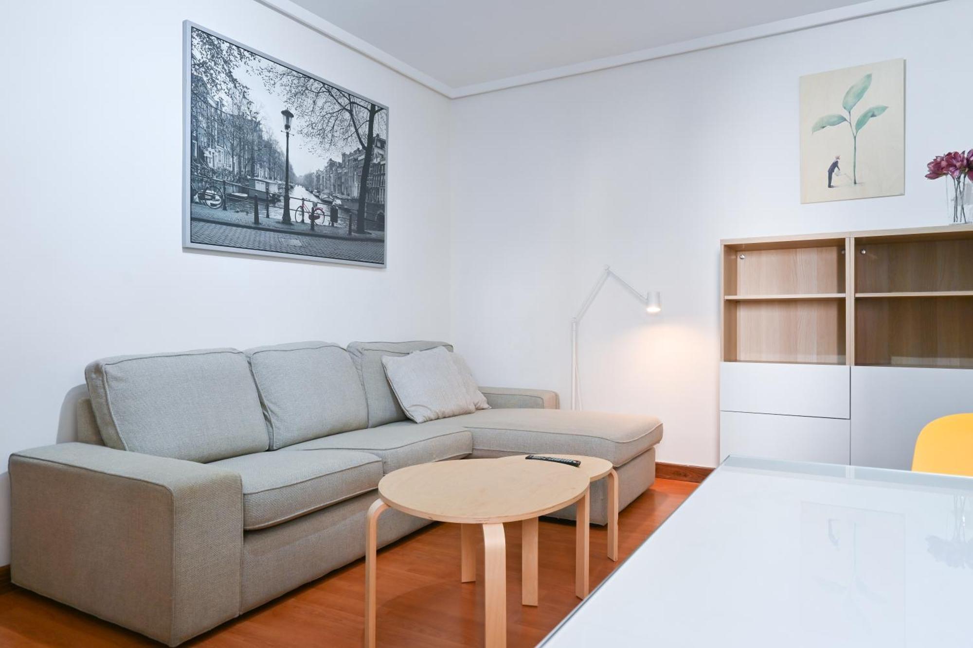 Apartamento For Acogedora Vivienda Temporal De 2 En Chamberi Eca10 Madri