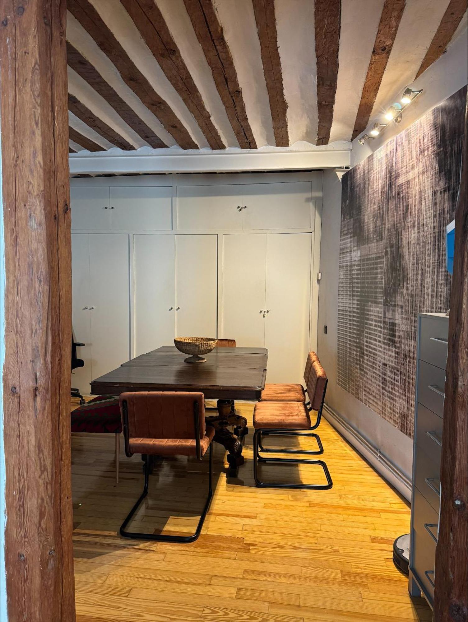 Apartamento For Magnifica Vivienda Temporal Con Balcones A Pocos Minutos Del Centro De Ama23 Madri