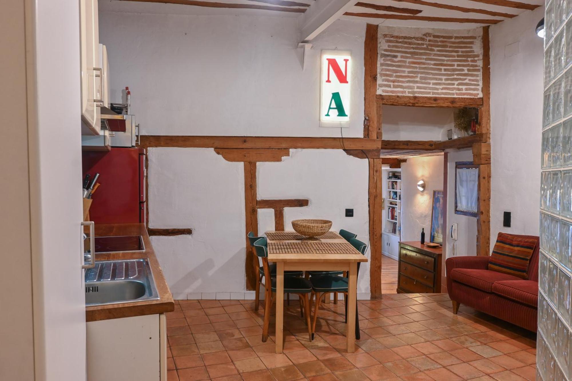 Apartamento For Magnifica Vivienda Temporal Con Balcones A Pocos Minutos Del Centro De Ama23 Madri