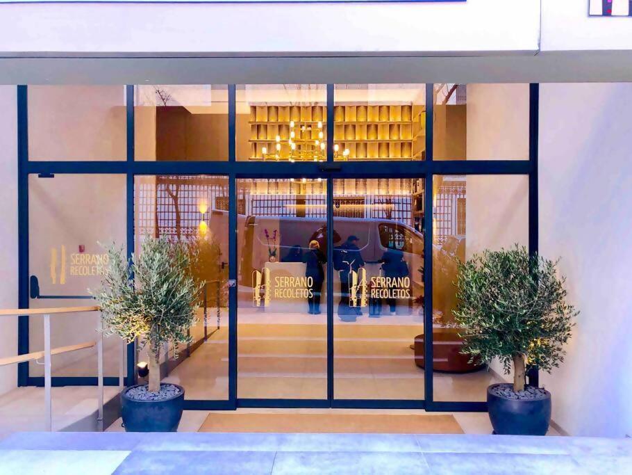 Location In The Of Madrid! 166 Apartment *
