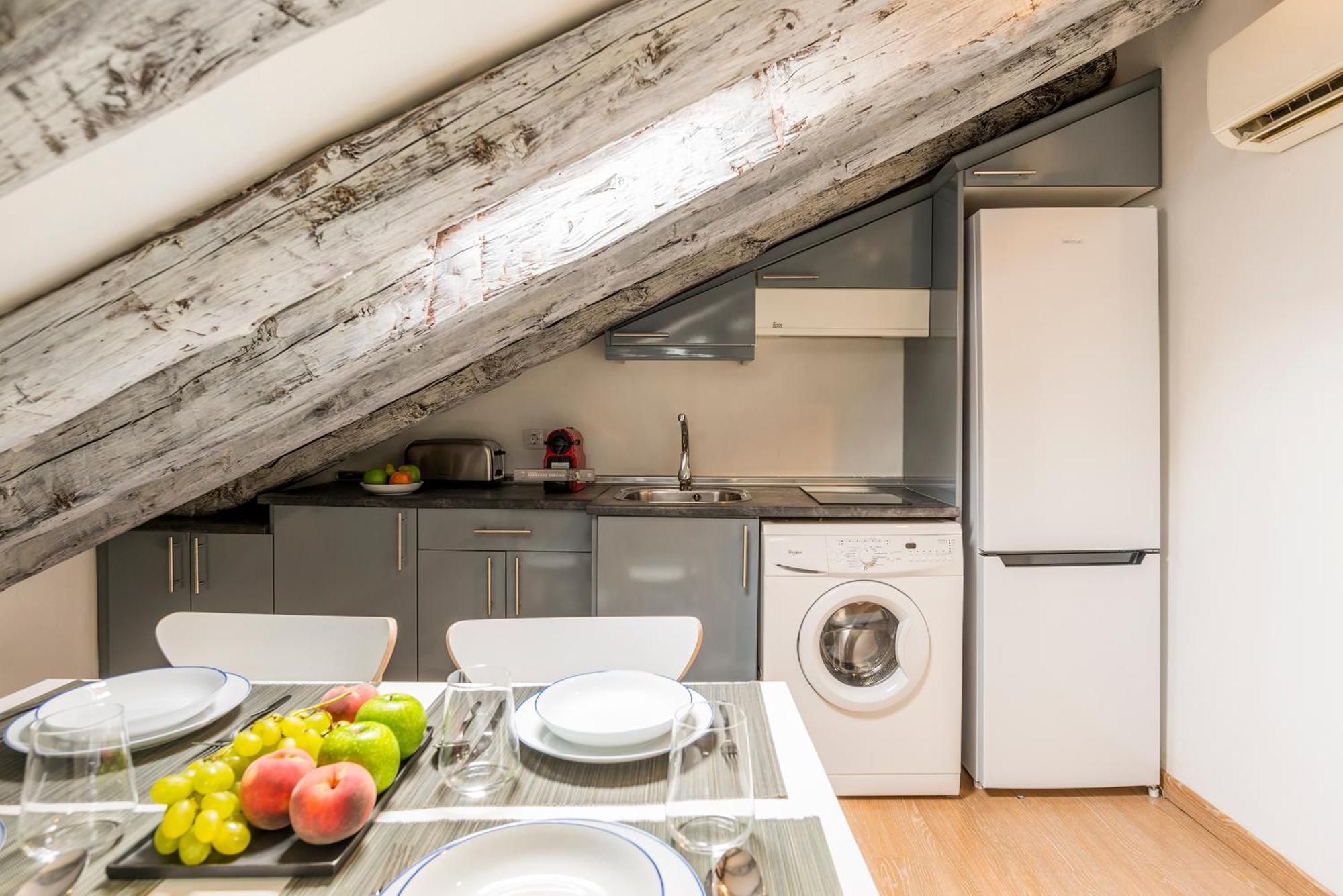 Estudio Nuevo - Gran Via Appartement