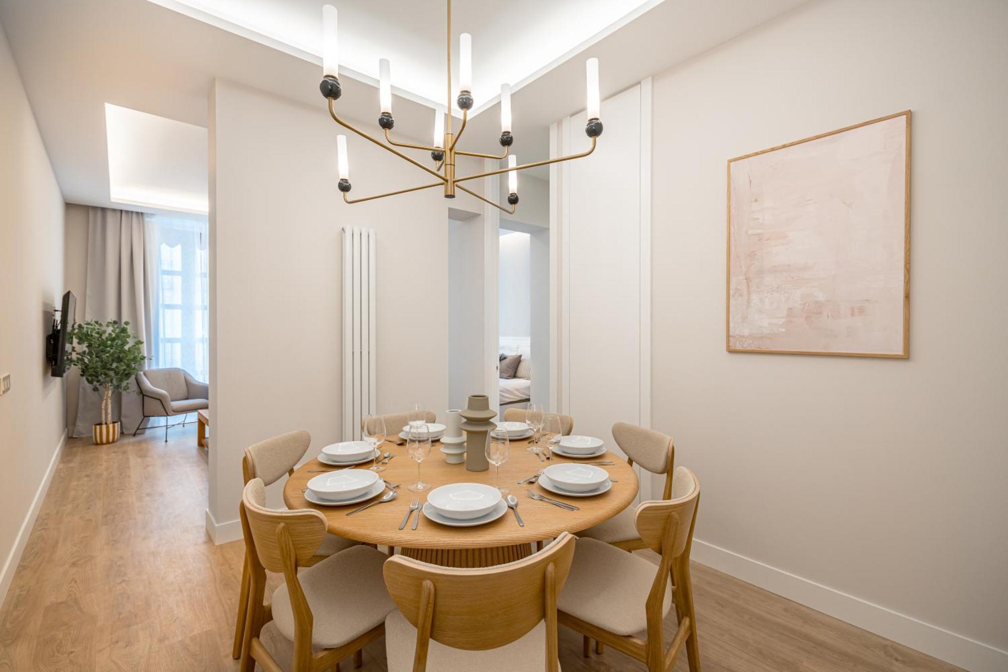 Lalatina Iv Calle Conde De Romanones 4br 4bh Appartement