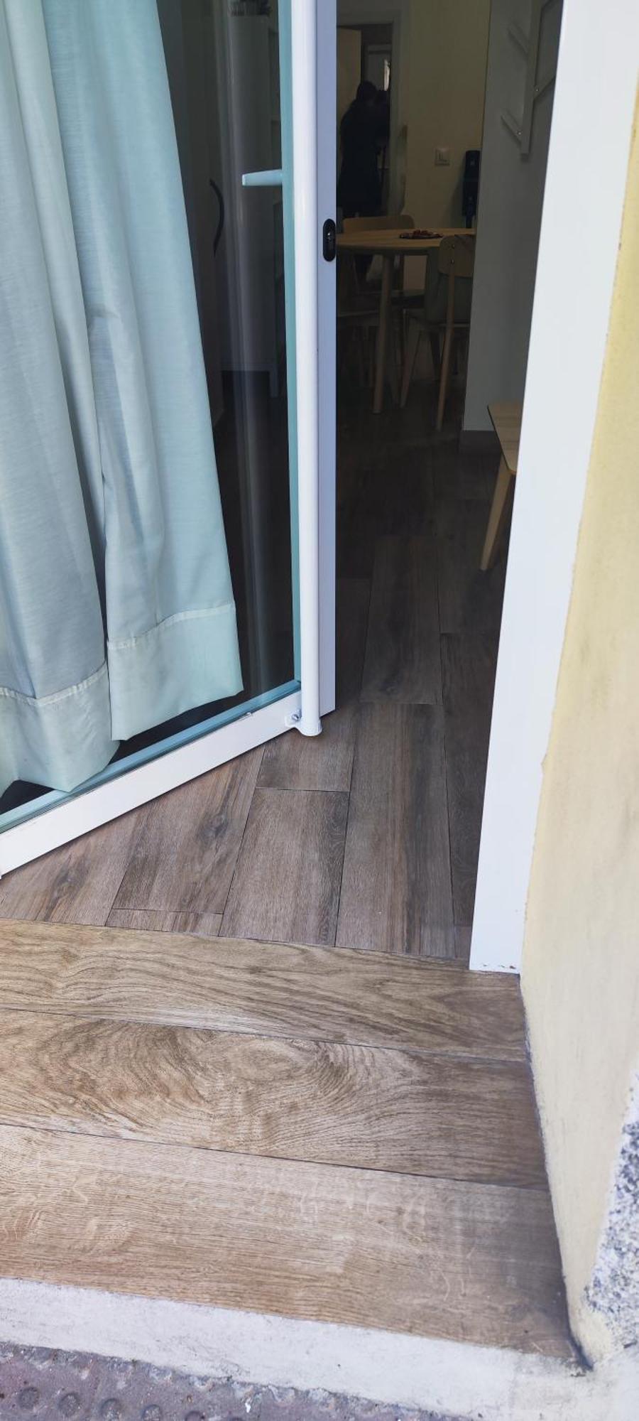 Entero Junto A Cuatro Caminos Con Licencia Del Ayto De Apartment *