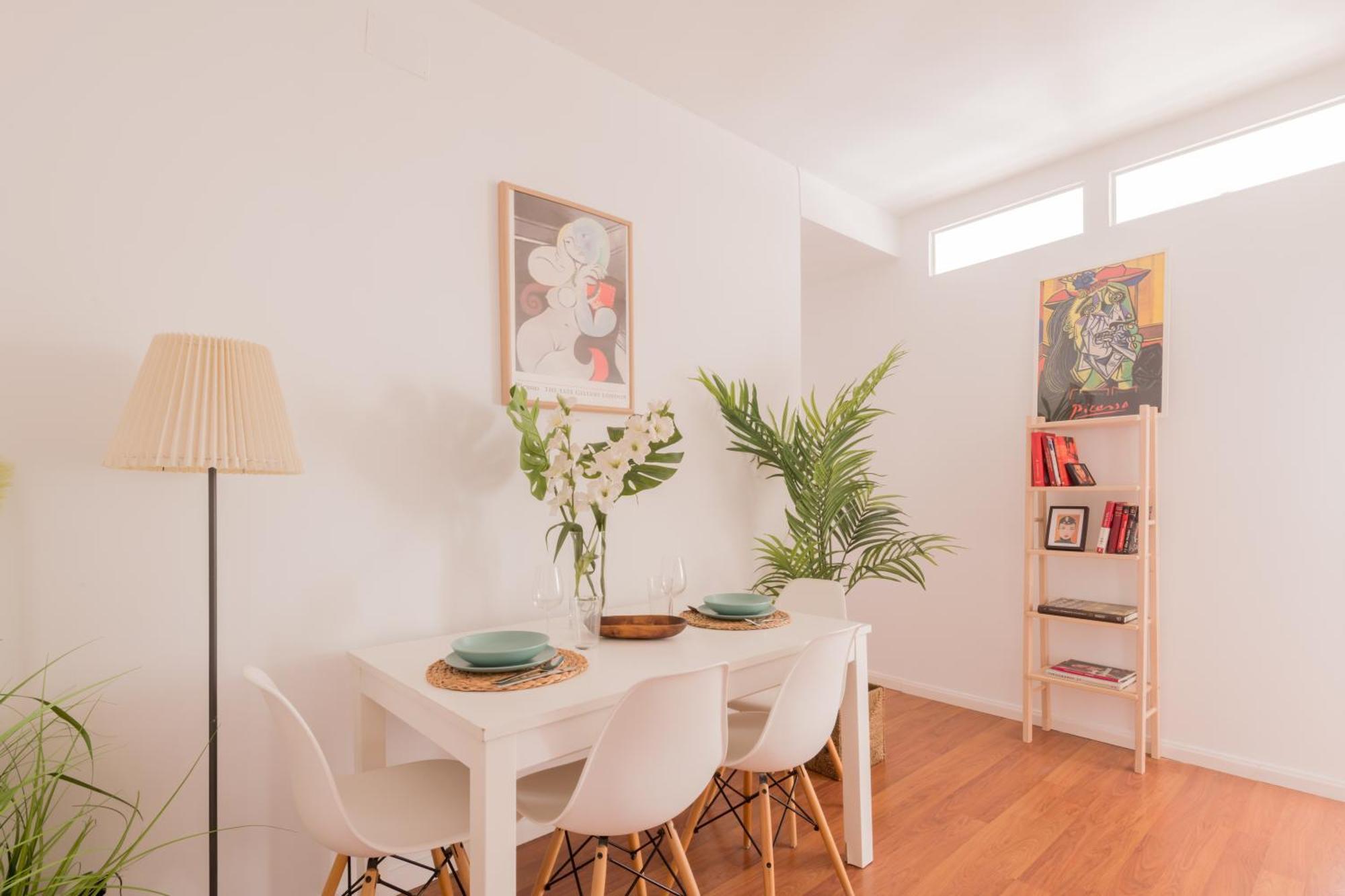 Habitación en casa particular Sunny And Cozy With Ensuite Bathroom Madrid