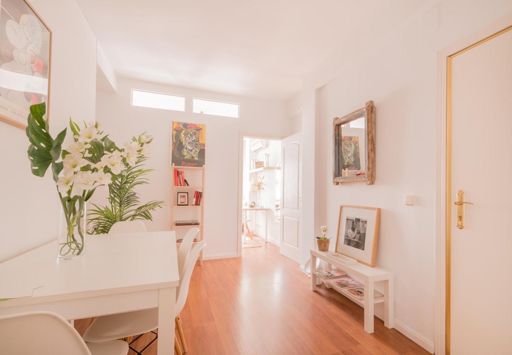 Sunny And Cozy With Ensuite Bathroom Habitación en casa particular Madrid