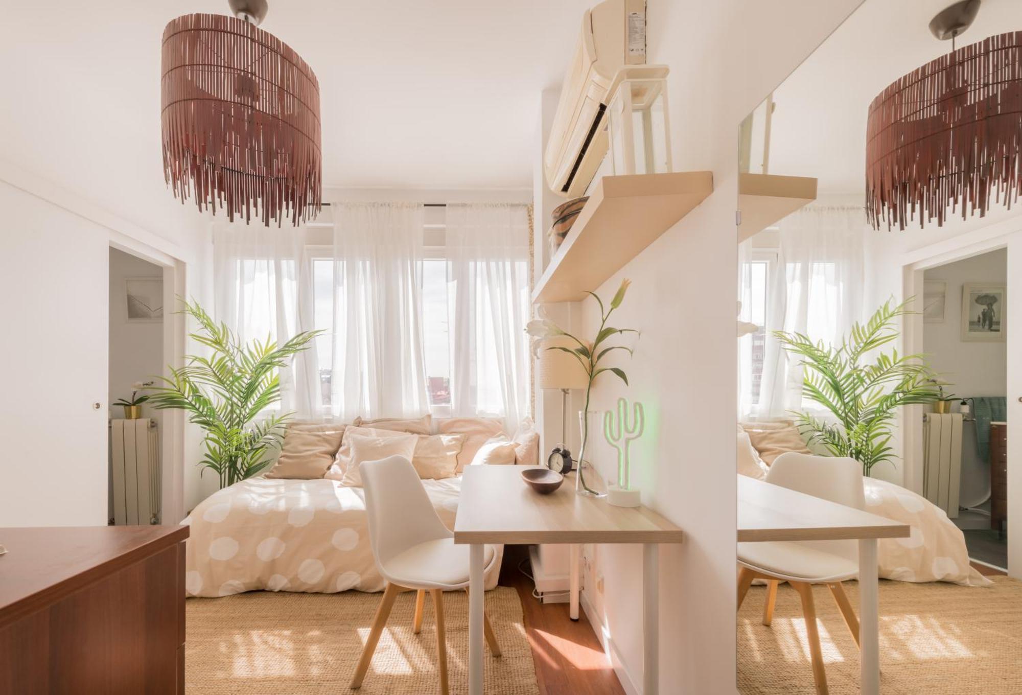 Sunny And Cozy With Ensuite Bathroom *