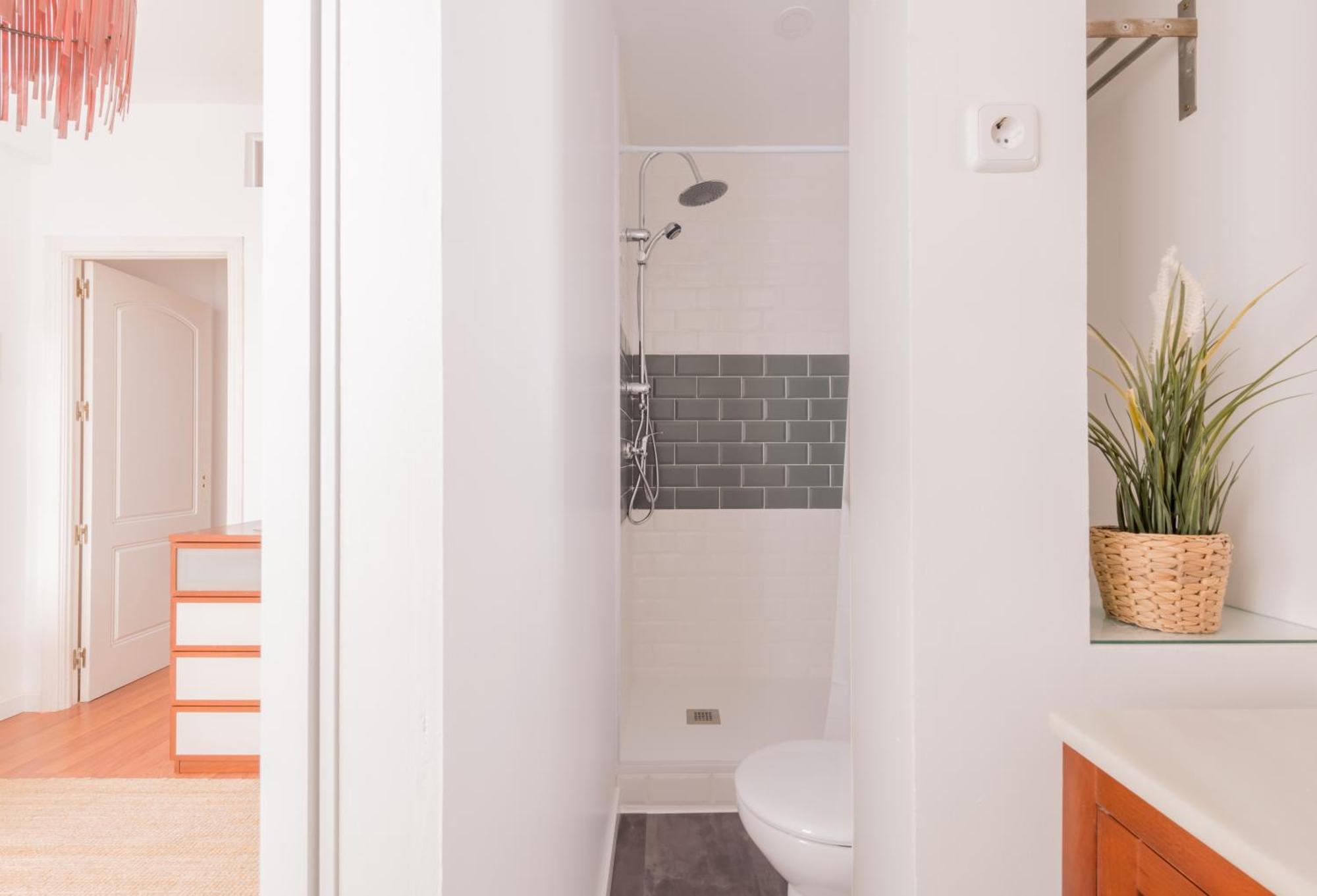 Sunny And Cozy With Ensuite Bathroom * Madrid