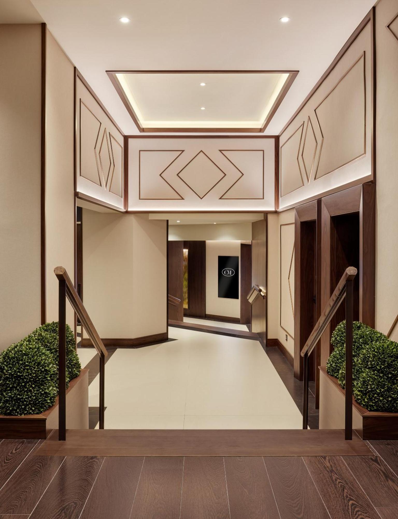 Claridge Hotel