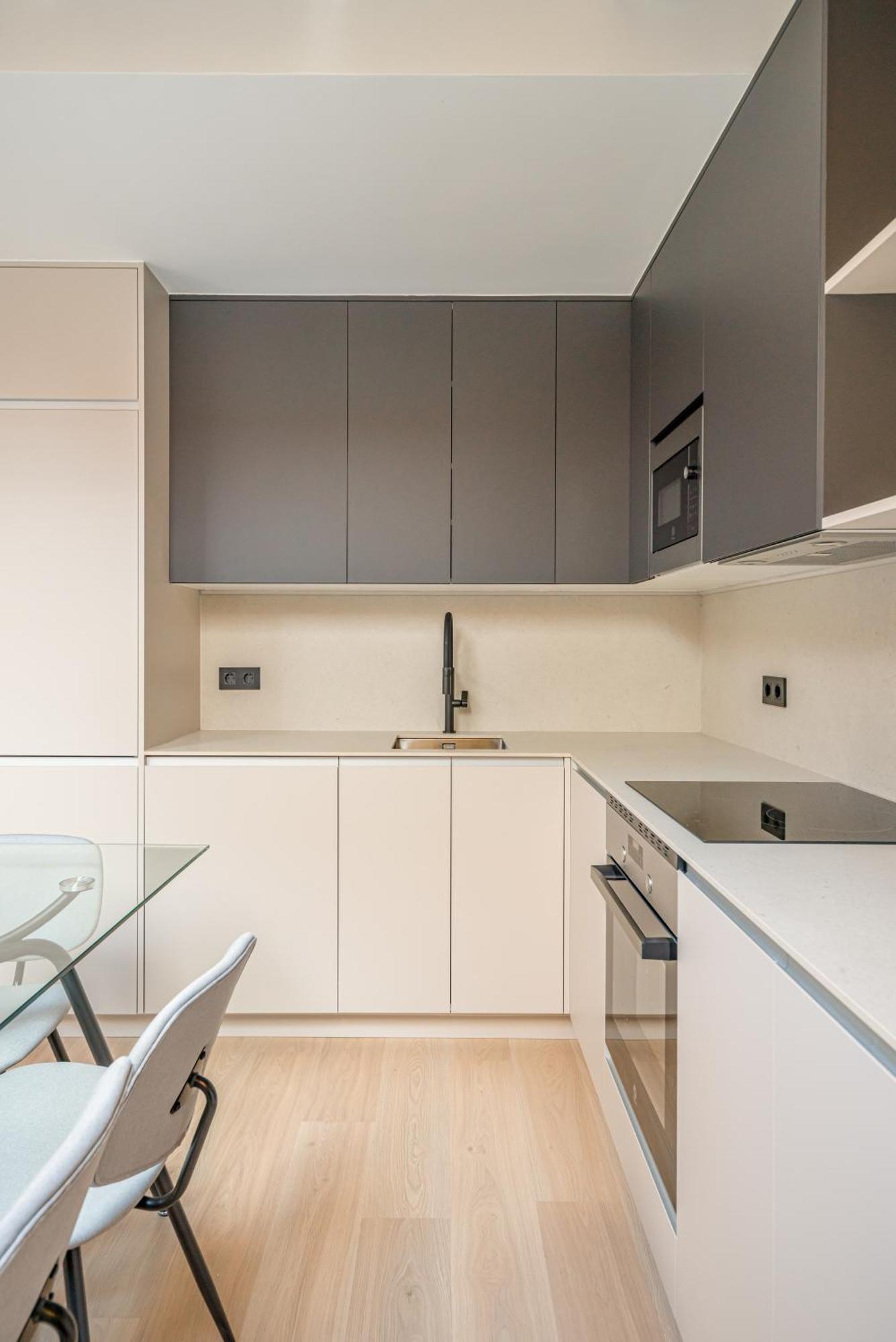 Gran Via Xv Calle De Conchas 4br 4bh Appartamento