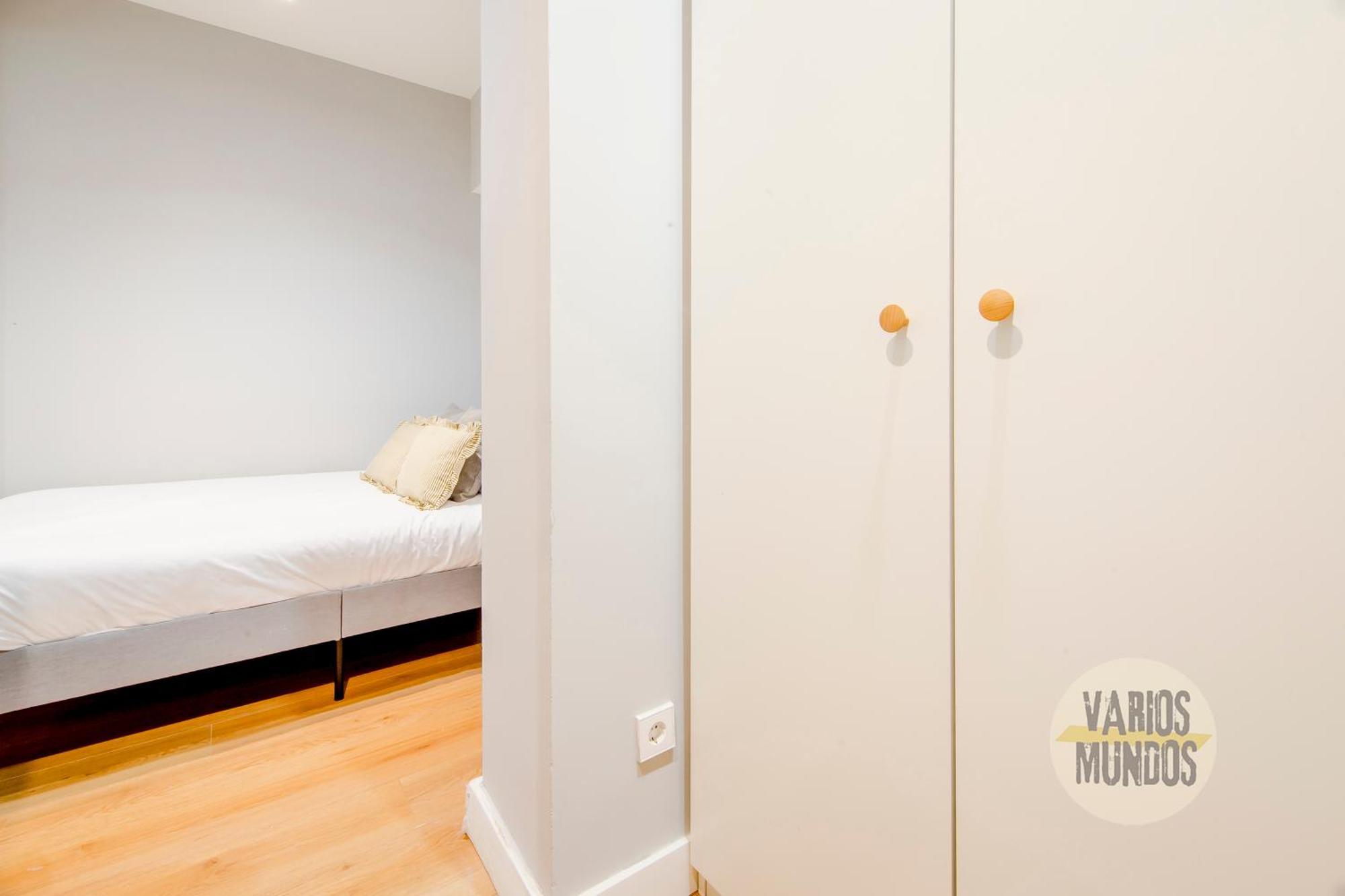 Modern & Cool Interior Design A 20 Metros Del Retiro E1 * Madrid