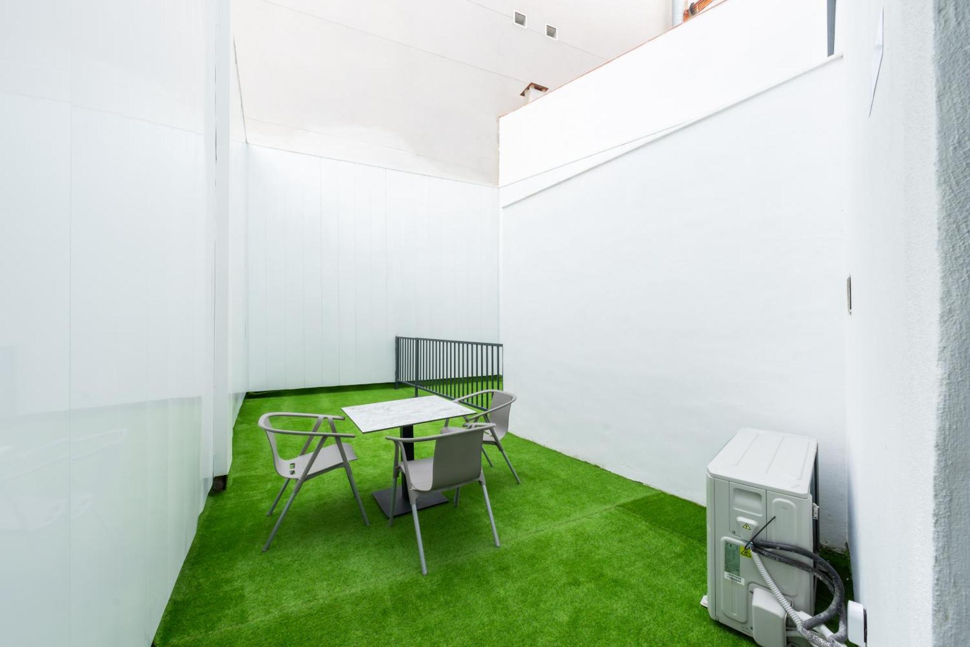 Lemon & Bernabeu Apartahotel Madrid