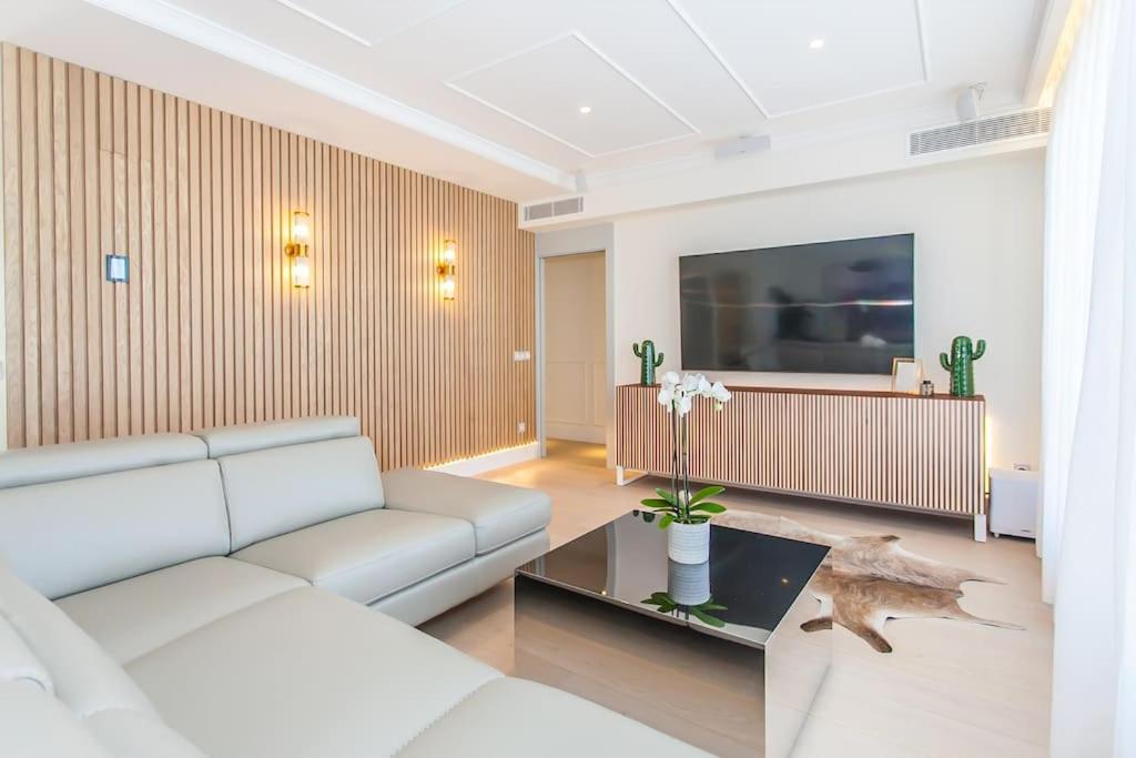 Penthouse Private Jacuzzi Castellana