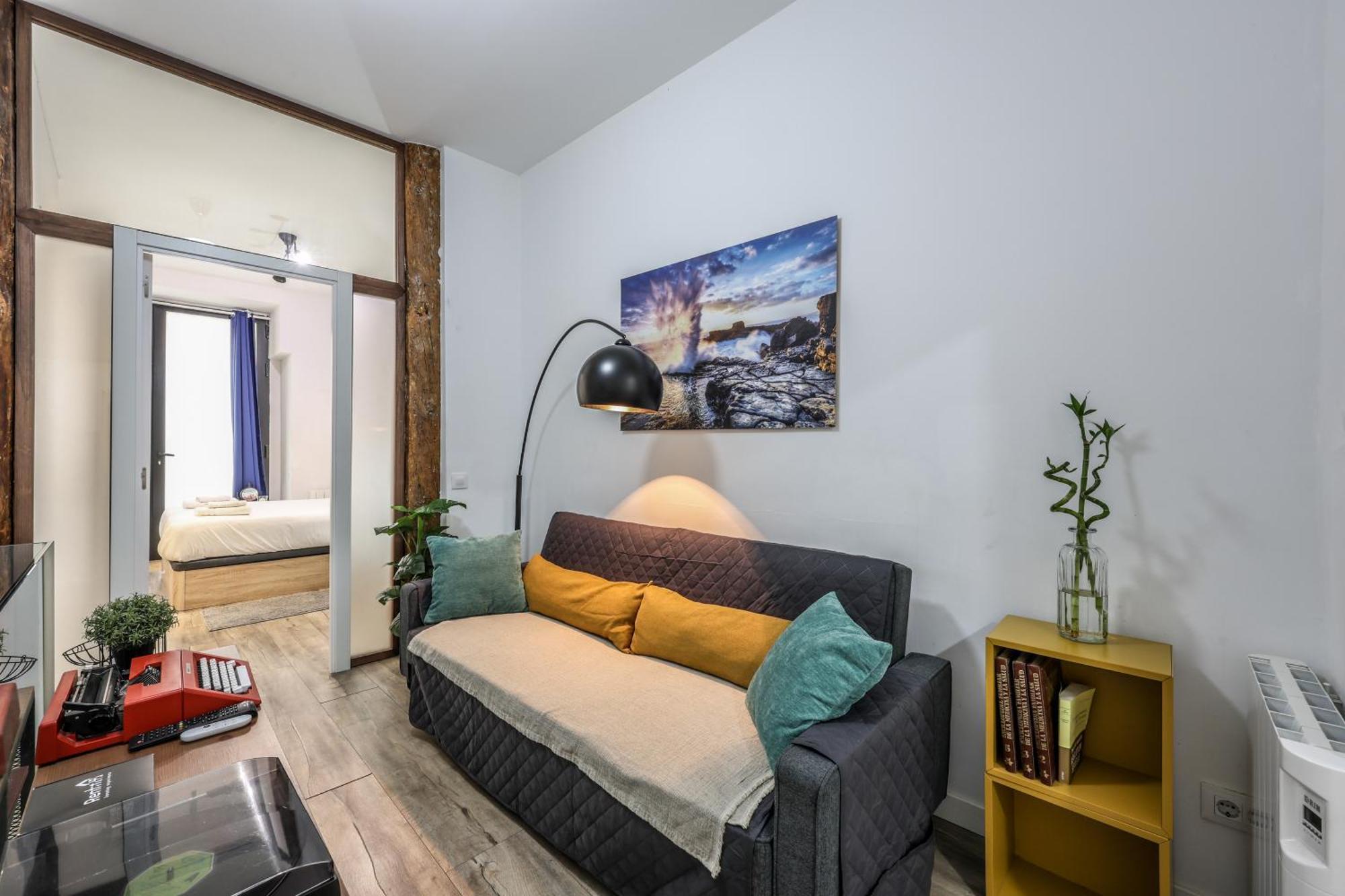 Unique Flat La Latina * Billiard & Darts Appartement *