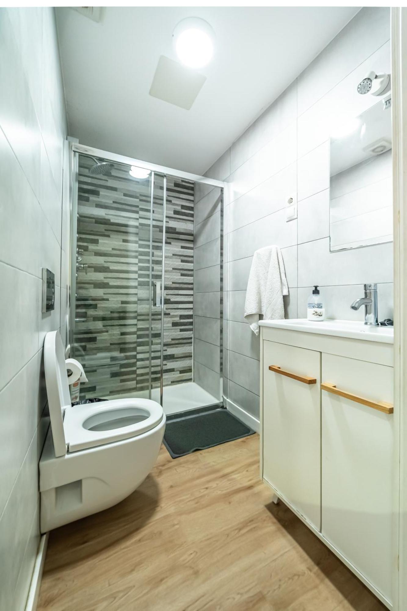 Apartamento New Flat , Modern , Wifi, 10min Sol, 5 Reina Sofia Madrid