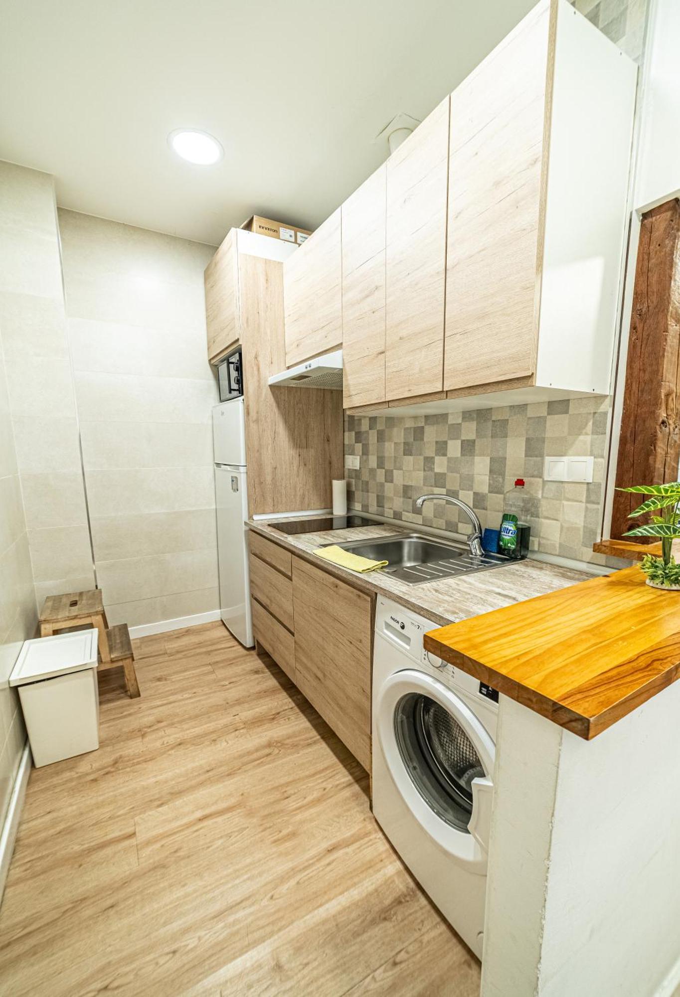 Apartamento New Flat , Modern , Wifi, 10min Sol, 5 Reina Sofia *