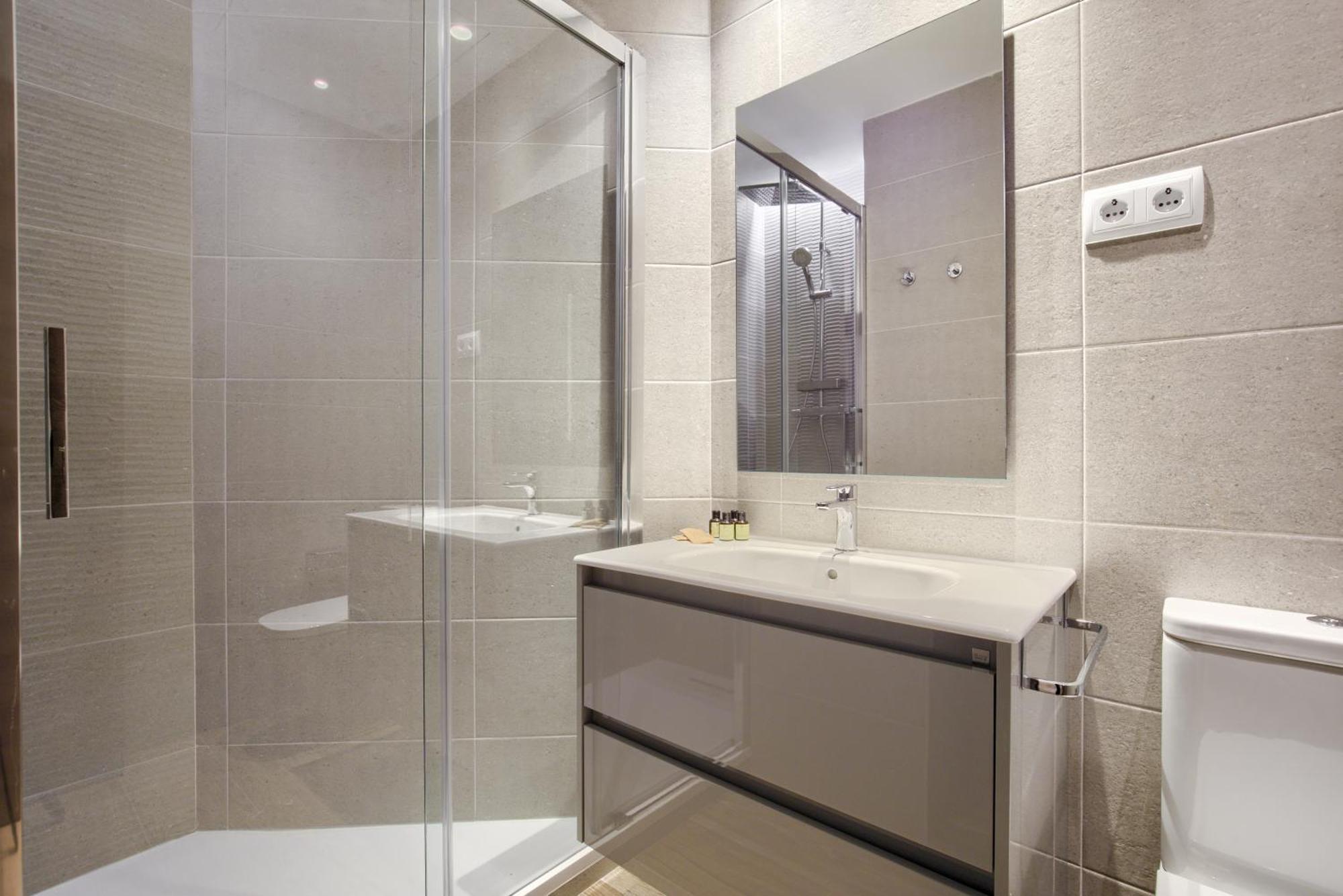 Dobo Homes - G53 * Madrid