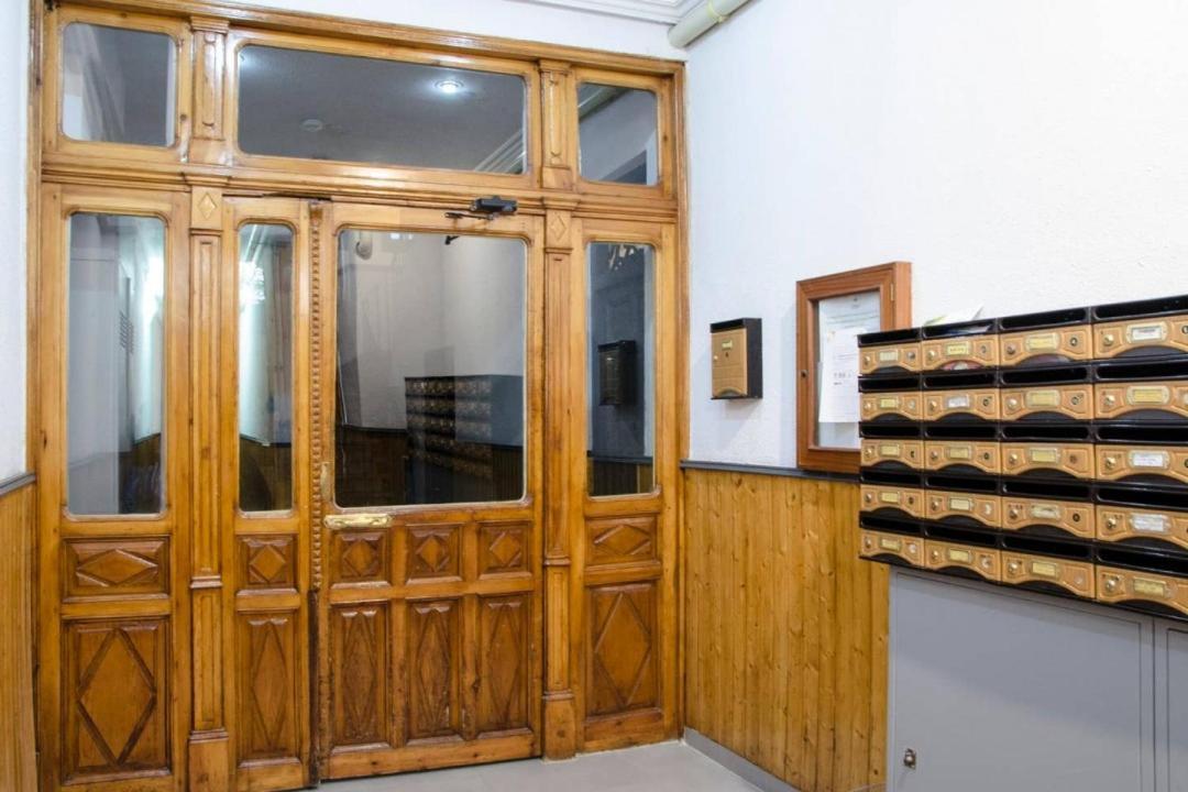 Renovated And Modern- 3bd 2bth- Anton Martin Appartamento Madrid