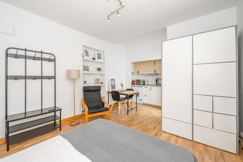 Alojamiento Cerca Del Wizink Y Las Ventas Apartment *