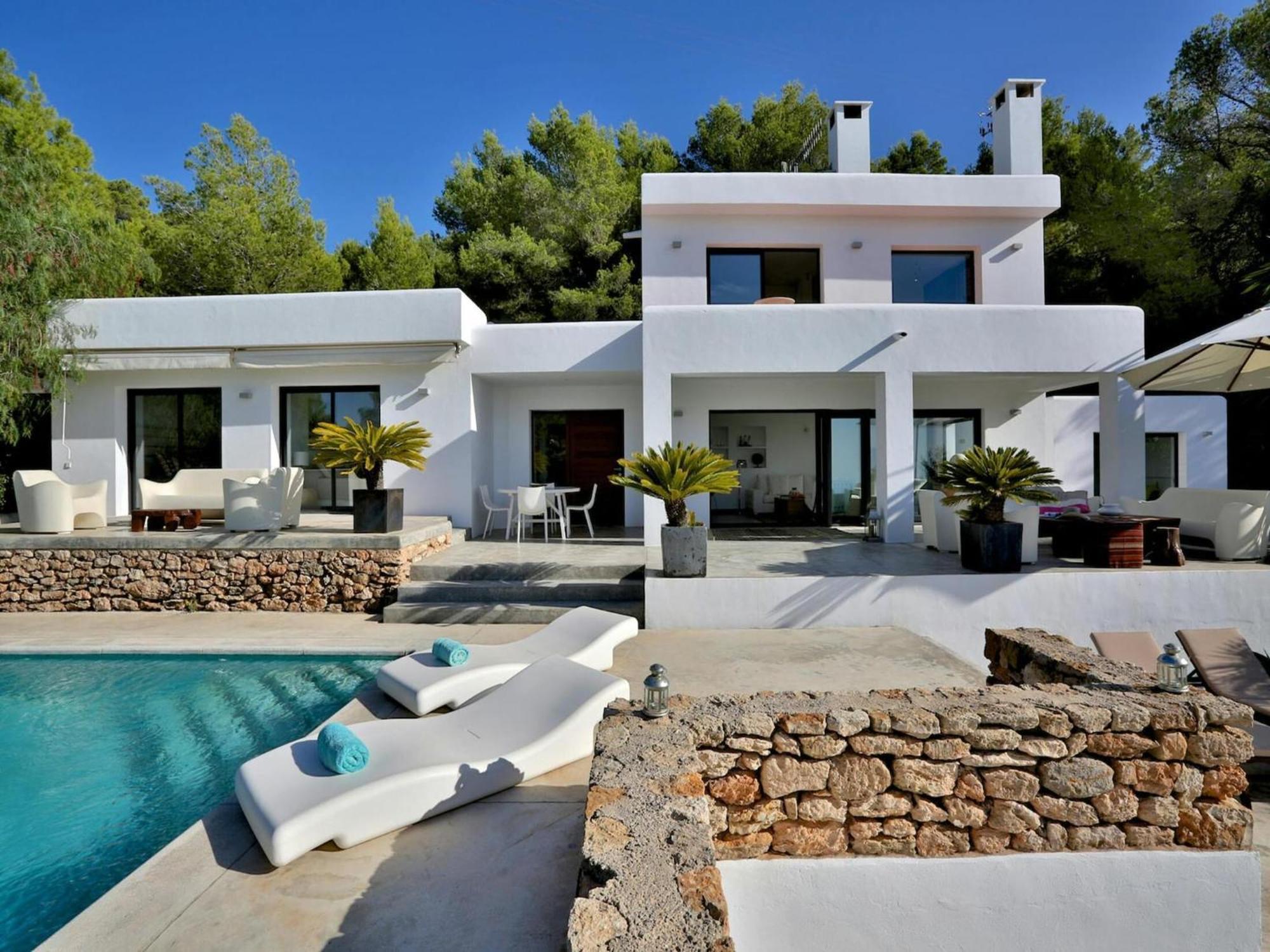 With Outdoor Area Villa Madrid