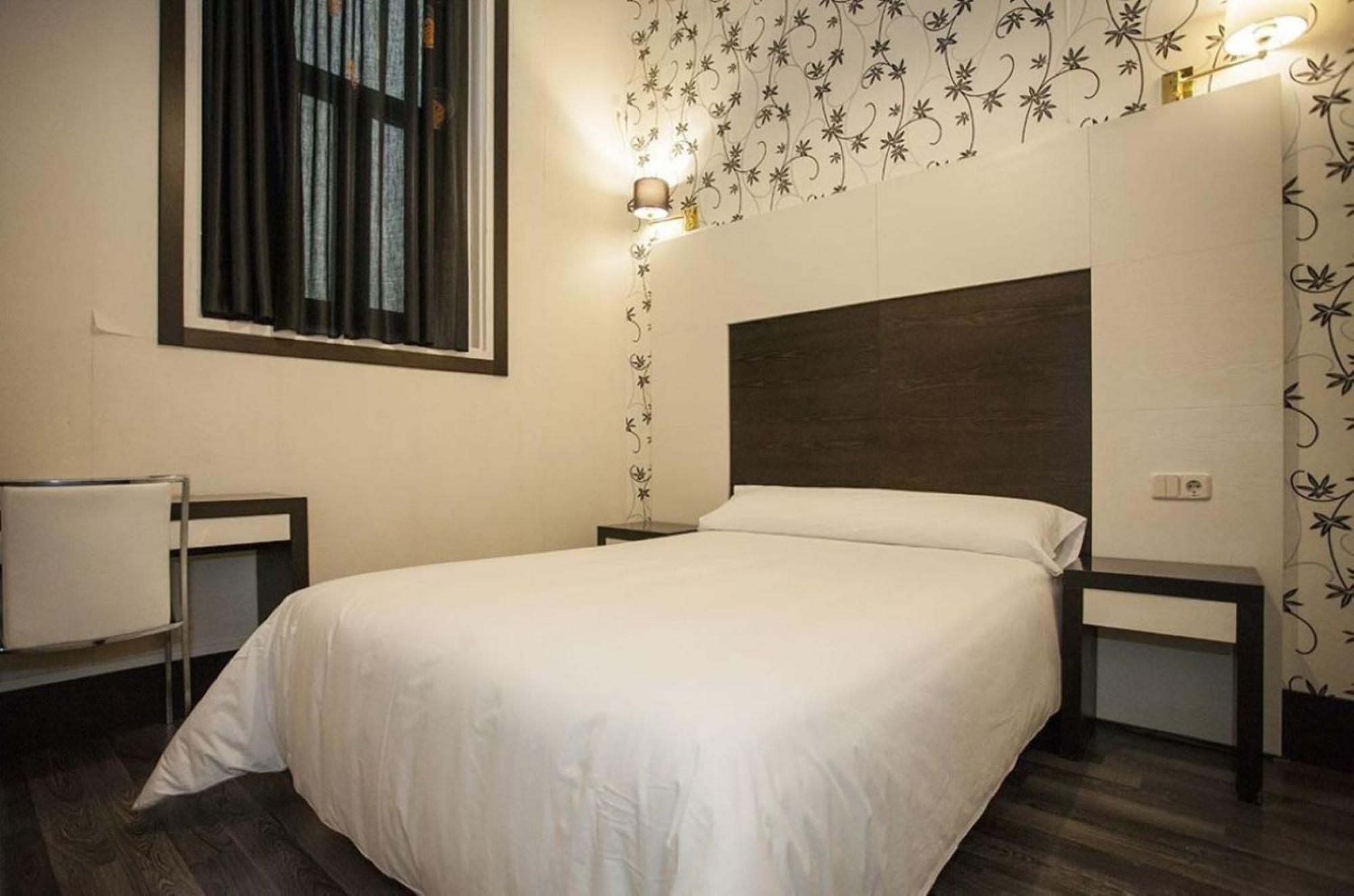 Pensión Alhambra 3*