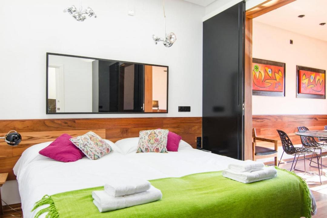 3bedrooms 2bathrooms Furnished - Lavapies - Bright Apartment *