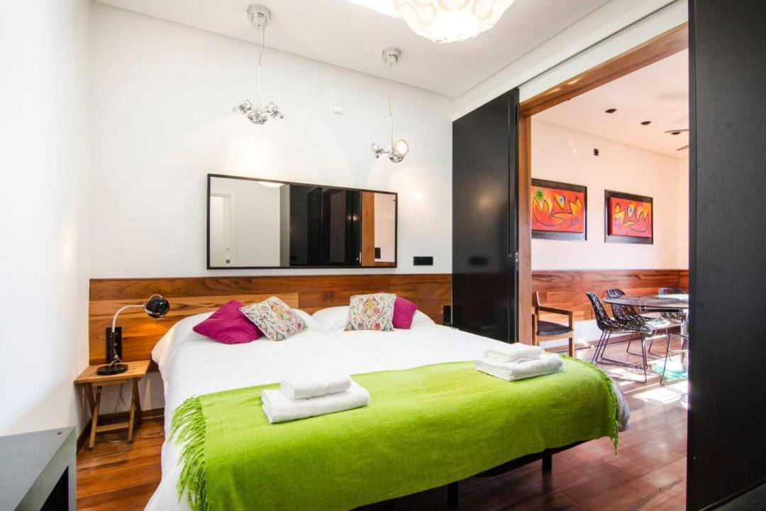 Apartment 3bedrooms 2bathrooms Furnished - Lavapies - Bright Madrid