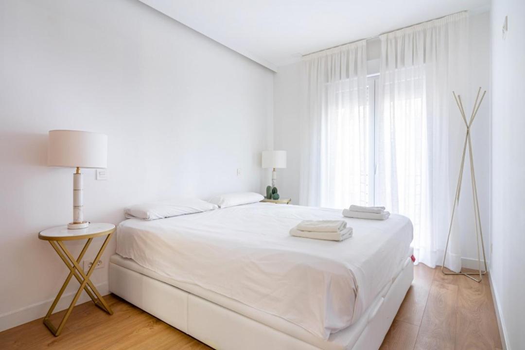 3 Bedrooms 2 Bathrooms Furnished - Salamanca - Stylish - Mintystay Madri