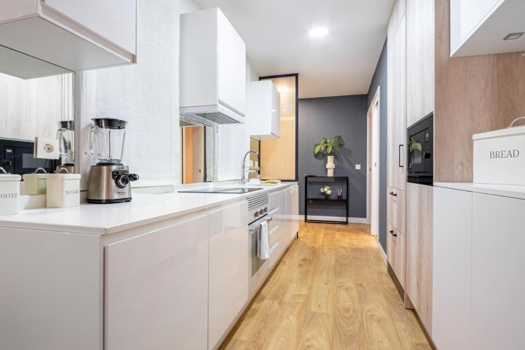 3 Bedrooms 2 Bathrooms Furnished - Salamanca - Stylish - Mintystay * Madri