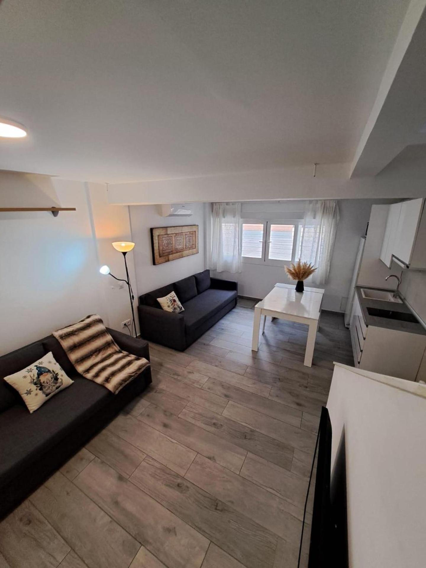 Apartment Cozy Up To 6 Persons 3 Min To Metro *