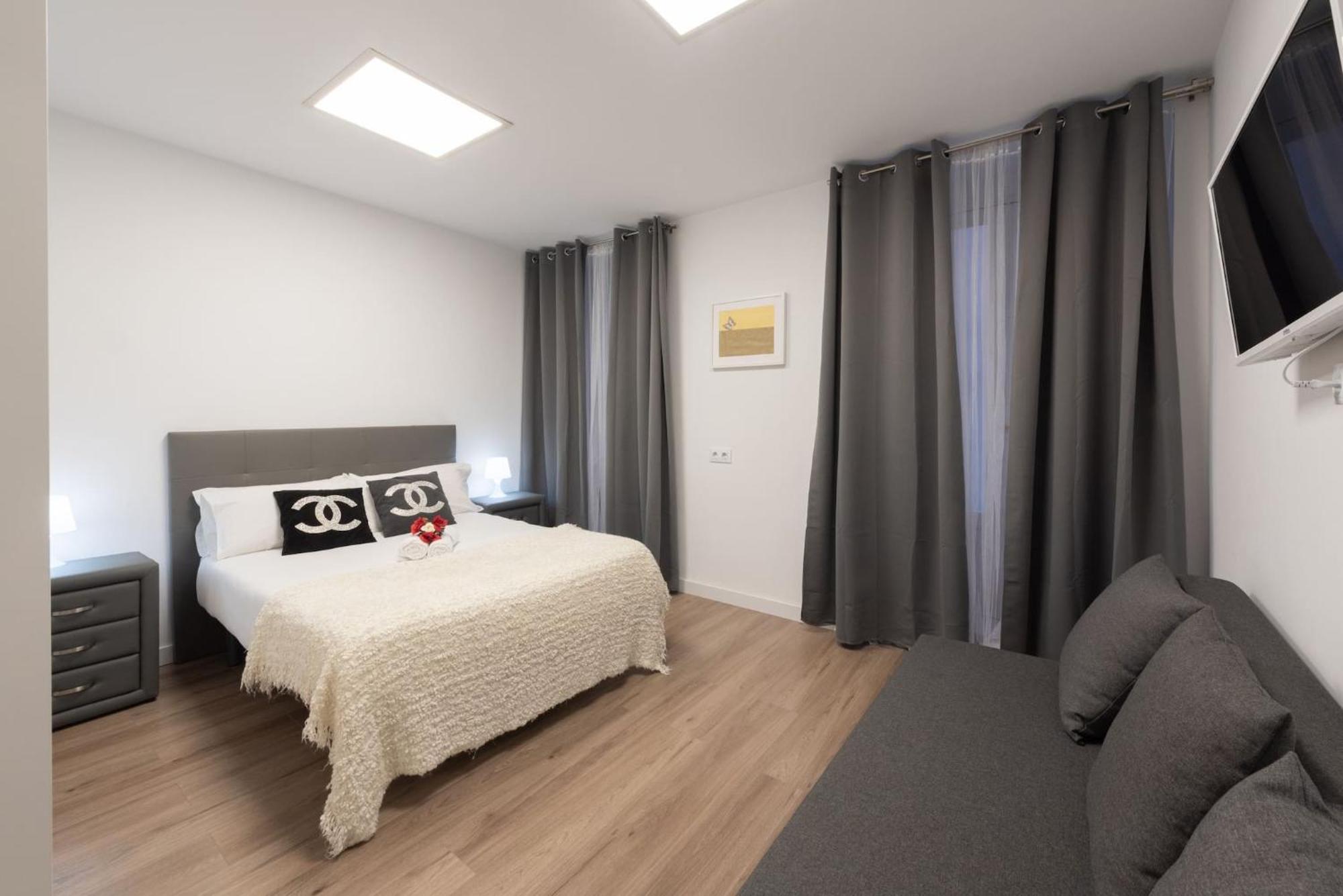 Day Santo Domingo Centro Gran Via Sol Malasana Apartment Madrid