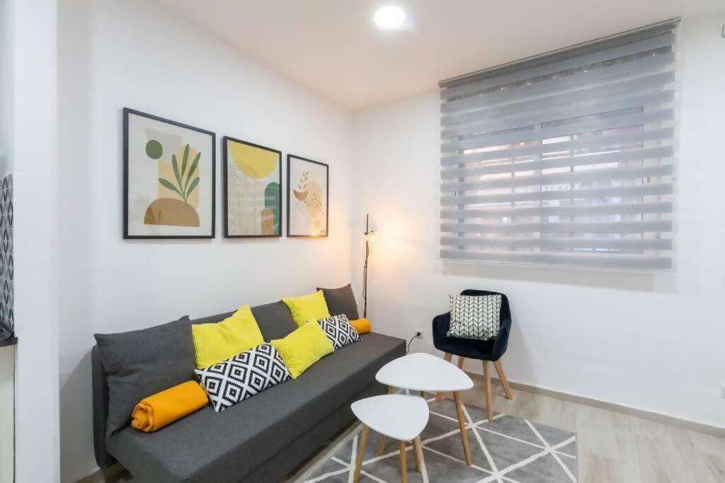 Apartment Market Martinez De La Riva I *