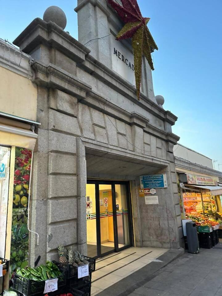 Apartment Market Martinez De La Riva I